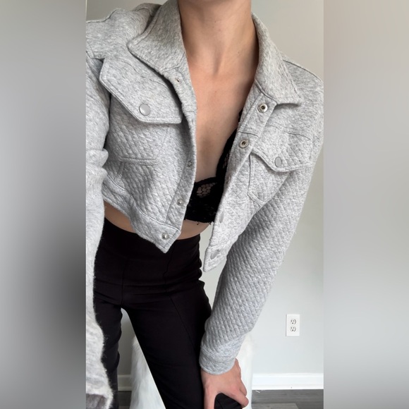 Long sleeve Crop Shirt Jacket - Picture 4 of 10